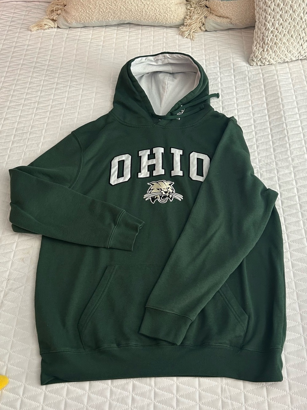 “NWOT” COLOSSEUM OHIO STATE BOBCATS HOODIE